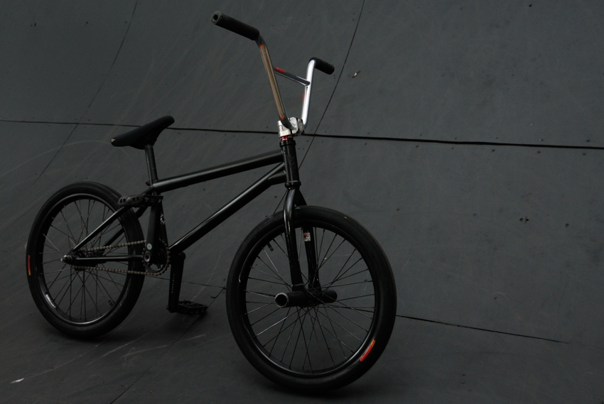 Schogn Lee Bike Check - May 2013 - S&M Intrikat