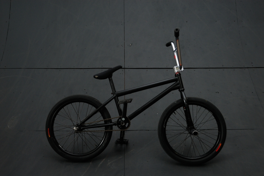 Schogn Lee Bike Check - May 2013 - S&M Intrikat