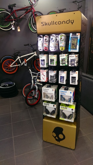 1st delivery of Skullcandy at the new shop!
