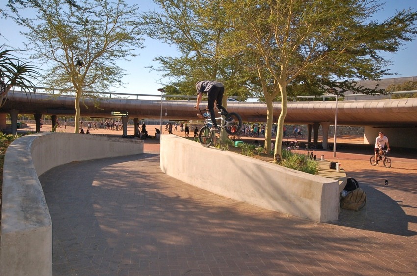The Street Series - Ed Zunda - Nollie Smith to Nose Manual over to Bar Spin