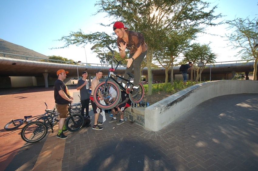 The Street Series - Stu - Manual to Bars
