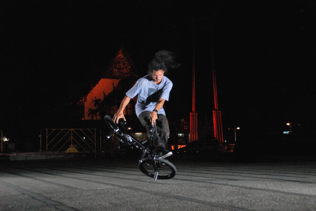 Toon is one of Thailand's famous Pro Flatland riders.