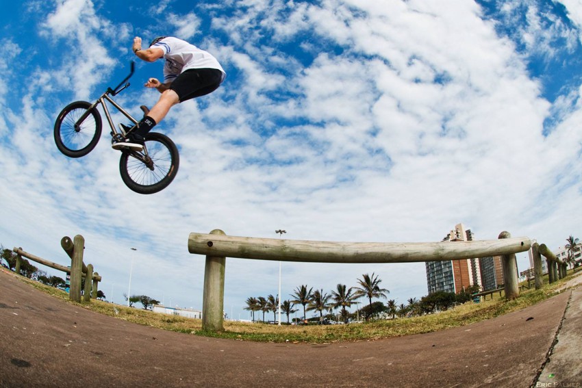Colin Loudon - Rail ride bar - Photo: Eric Palmer