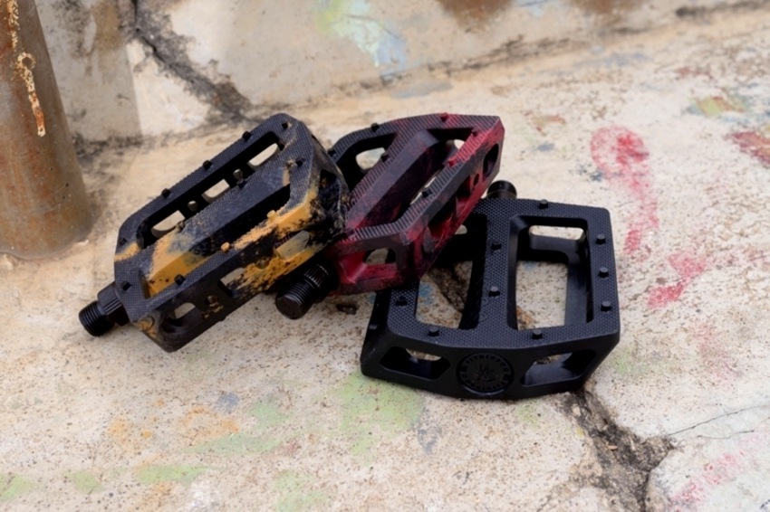 All new Fit Macintosh PC pedals. Check those colours bruh! Black/ Burgundy mix, Black/ Gum mix and all Black.