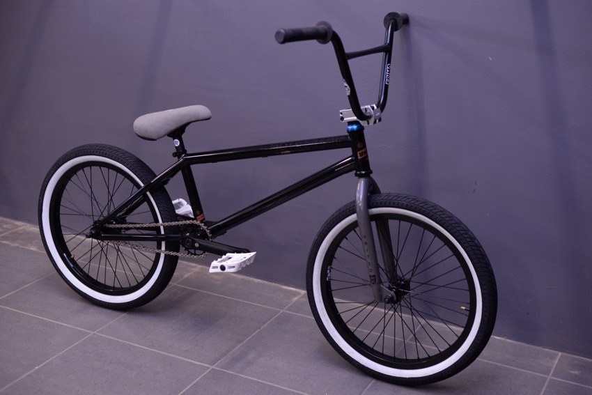 United Mothership Custom Complete - 21″