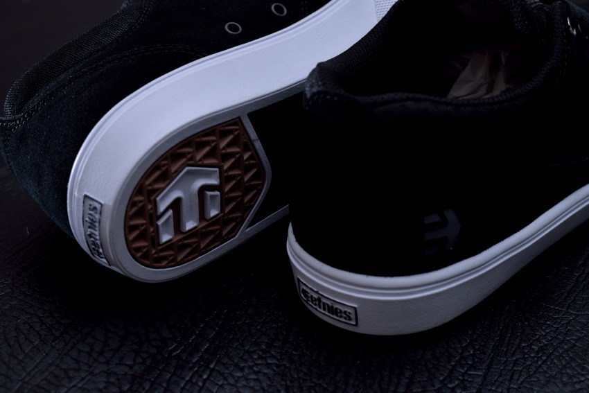 Etnies Jameson MT – Hawk – Black R695.00