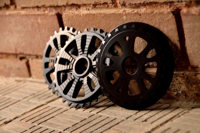 Cult Member sprockets 25t & 28t. Cult Bash 25t sprocket. >click here