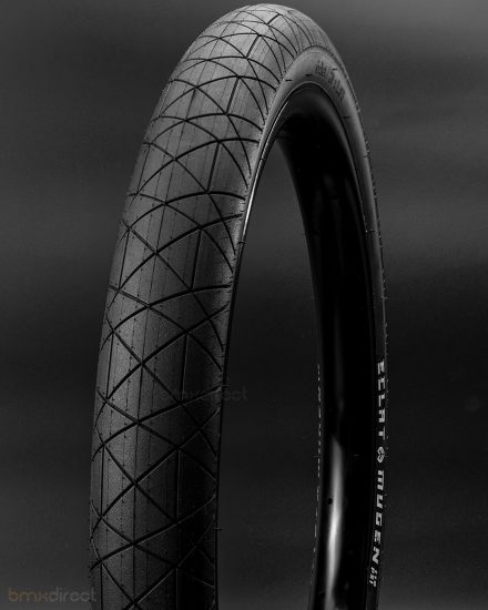 Eclat Mugen Tire - Black 1.95